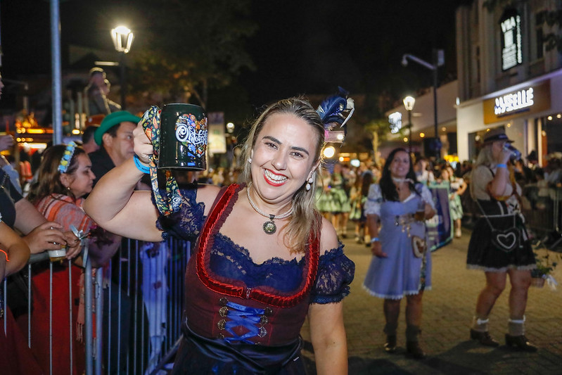 Clubes de Caça e Tiro mantêm tradição germânica viva na Oktoberfest