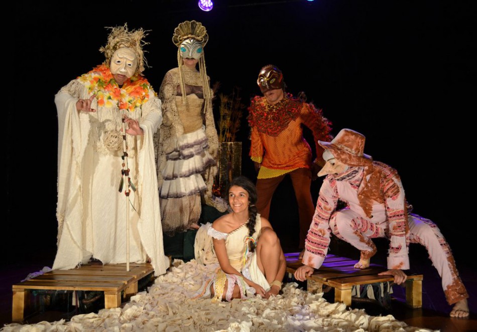 Fenatib entra na reta final com música, drama e folclore