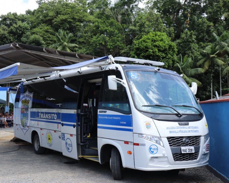 EPT estará com o ônibus-cinema na Escola Barão do Rio Branco nesta sexta, 10
