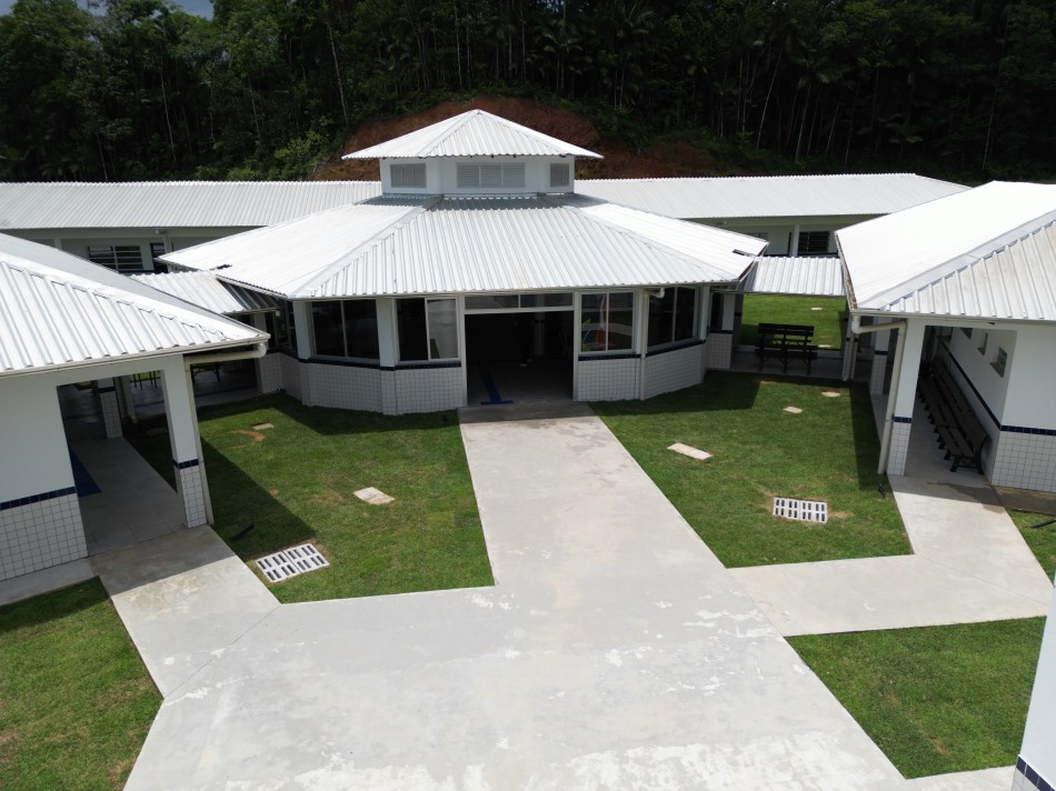 Prefeitura entrega nova escola e outras melhorias para a comunidade da Vila Itoupava