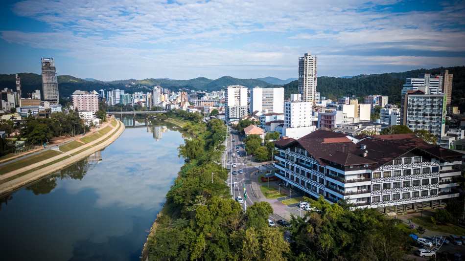 Blumenau sobe nove posições no ranking e agora é a 14ª cidade mais competitiva do Brasil