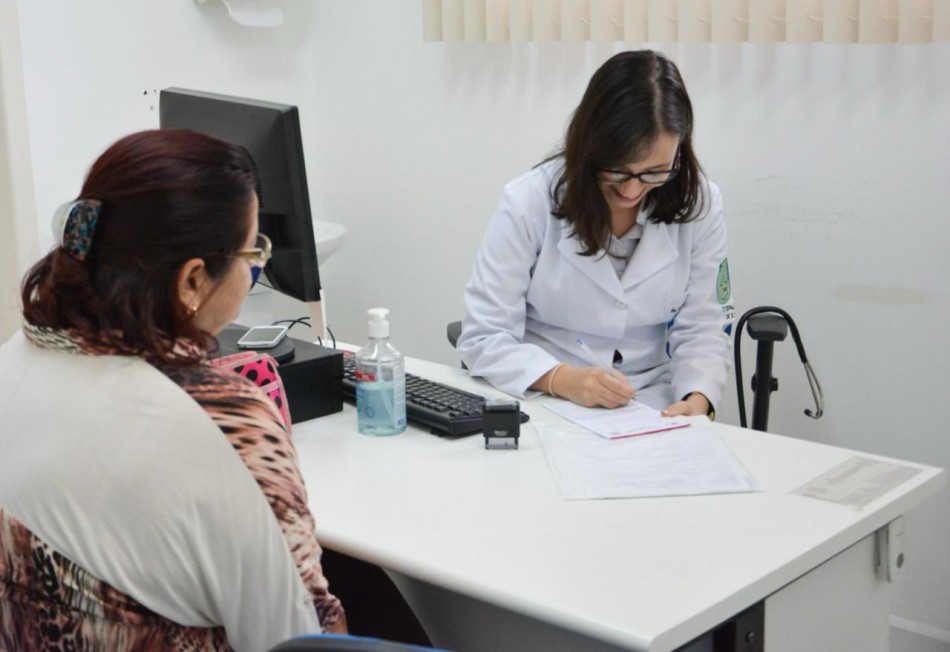Mais de 50 médicos são chamados para atuar na rede pública de saúde em menos de 2 meses